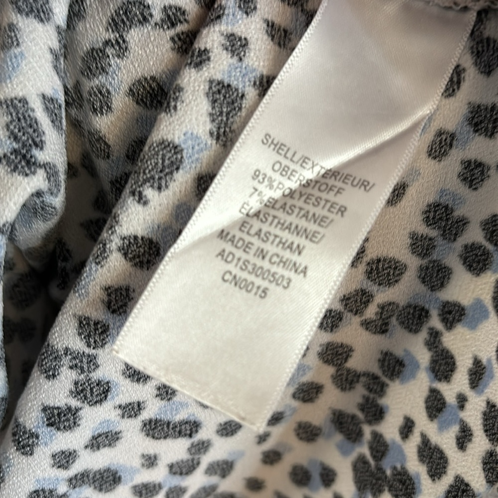 ADRIANNA PAPELL twist top light weight easy wash and wear for formal or casual L - Picture 8 of 9
